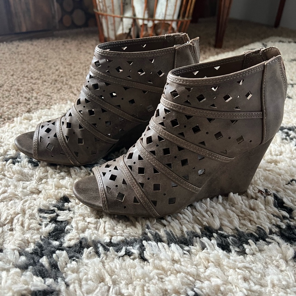 Dollhouse cut out wedge heels size 6, 6 1/2